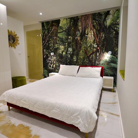 Lion'S Den Deluxe Studio Apartment Budapest Ngoại thất bức ảnh