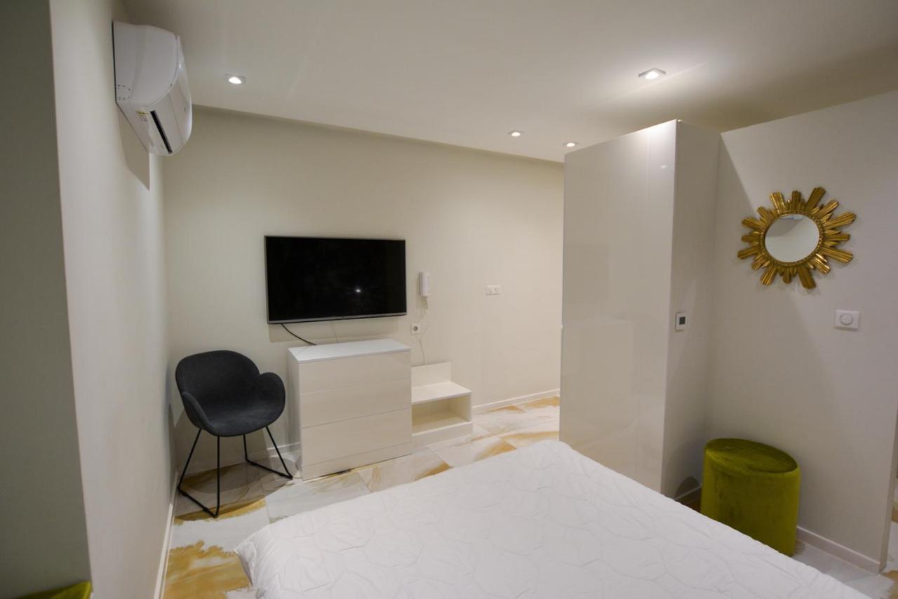Lion'S Den Deluxe Studio Apartment Budapest Ngoại thất bức ảnh
